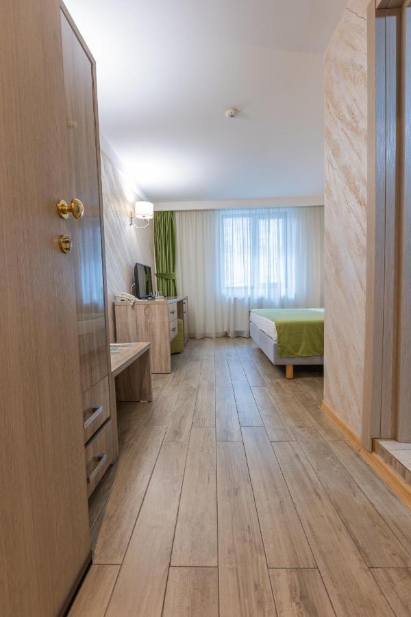 Hotel Corvaris ブカレスト エクステリア 写真