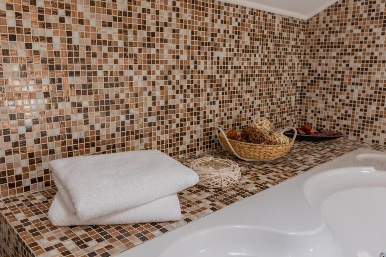 Hotel Corvaris ブカレスト エクステリア 写真