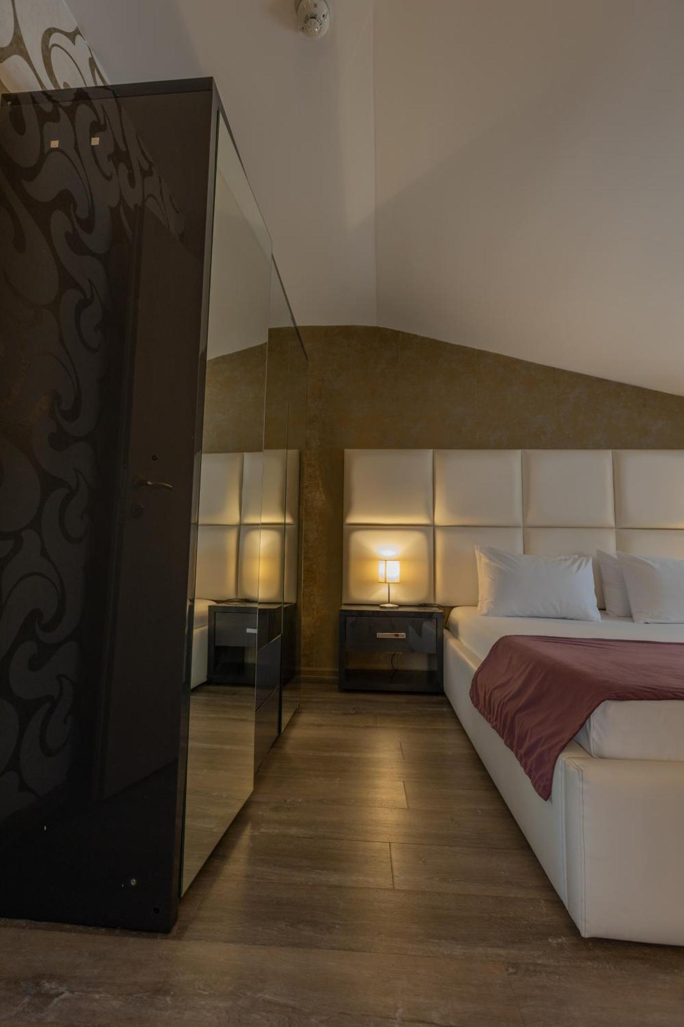 Hotel Corvaris ブカレスト エクステリア 写真